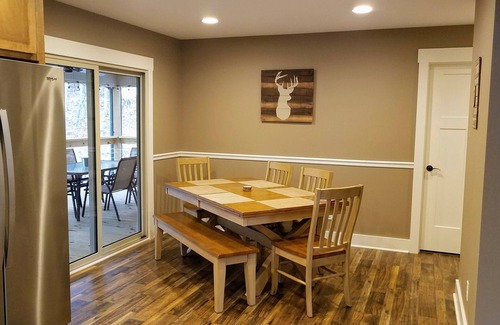 Bee Spring House | Nolin Lake House Near Mammoth Cave!