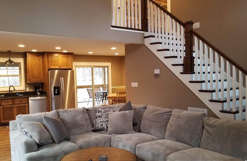 Bee Spring House | Nolin Lake House Near Mammoth Cave!