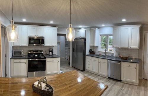 Clarkson House | Nolin Lake Waterfront Home