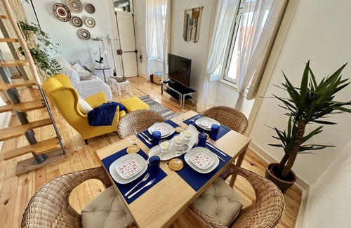 Sintra Apartment | Nomad Dreams N.4 in colorful Sintra next to train station