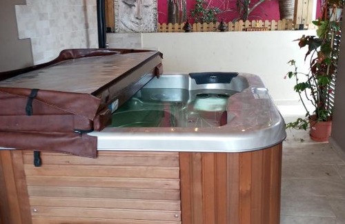 Bois d'Olives Apartment | NON FUMEURS uniquement ! LIRE PROFIL DE L'HOTE AVANT DE RESERVER!