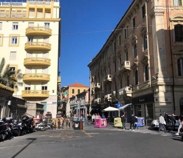 Sanremo Centre Apartment | NONSOLOMARE Wifi aria condizionata parcheggio