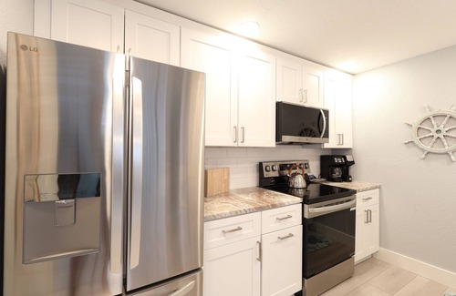 Siesta Key Cottage | Nook Cottage Across street from beach and Heated Pool