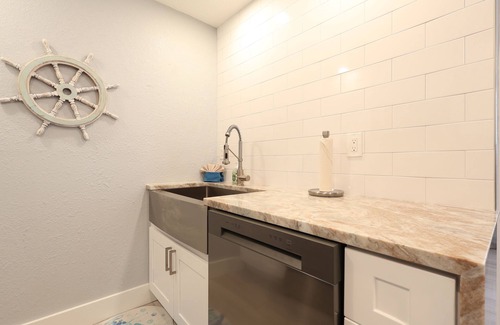 Siesta Key Cottage | Nook Cottage Across street from beach and Heated Pool