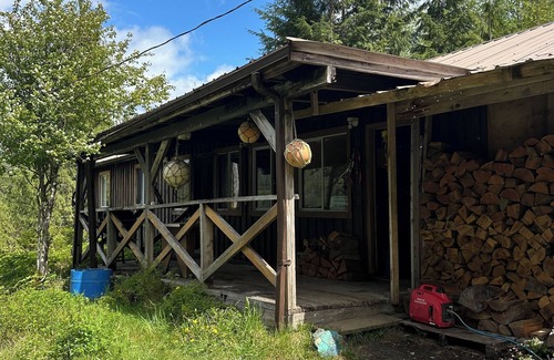 Nootka Island House | Nootka Island Fishing Cabin