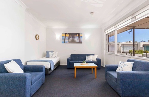 Glenelg Apartment | Nora's Nook: 1 BDRM Glenelg