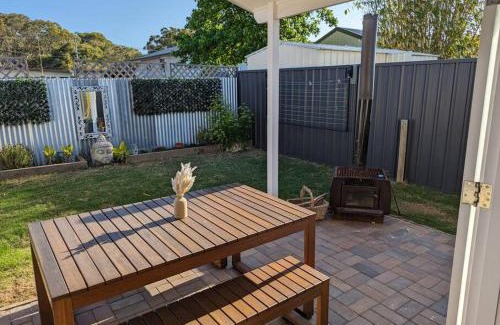 Noraville House | Noras Shack- self contained granny flat