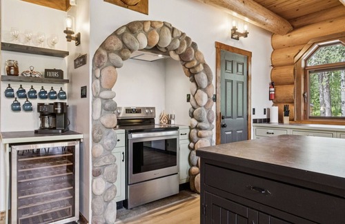 Nordegg House | Nordegg Timber Estate – Luxury Log Home Retreat