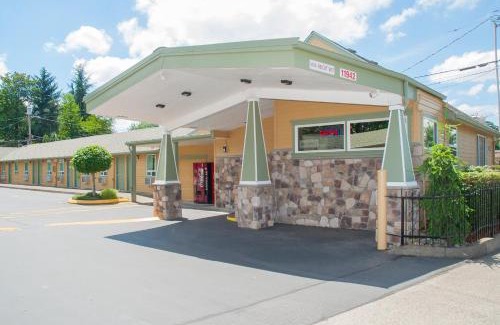 Parkrose Hotel | Nordic Inn and Suites