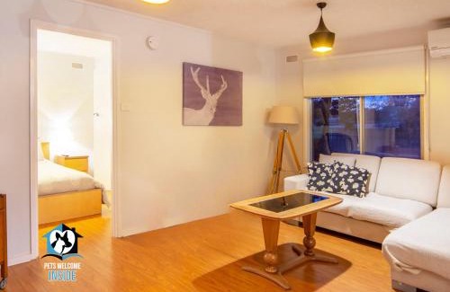 Port Elliot House | Nordic Retro Beach House at Port Elliot
