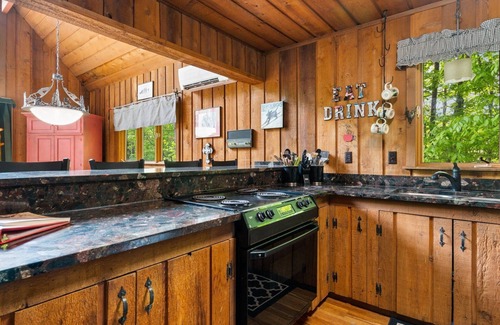 Bellaire Cabin | Nordic Serenity at Schuss Mountain, Sleeps 16!