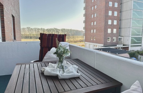Horumersiel Apartment | Nordseeglanz: Your feel-good oasis in Horumersiel - pure relaxation for up to 4 people