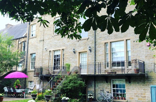 Huddersfield House | Norfolk House YORKSHIRE Award Winning Holiday Home