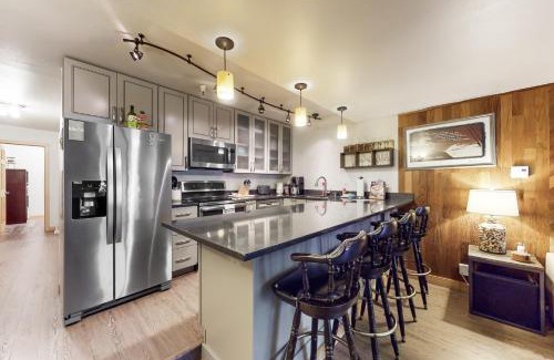 Alyeska Apartment | North #409
