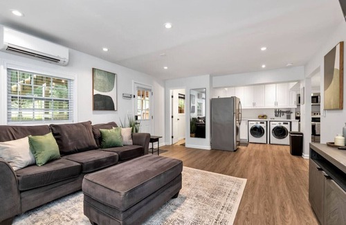 Lawrenceville Apartment | North Atlanta Hideaway