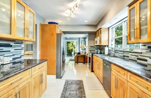 Lauderdale Beach House | North Beach Retreat - pool, park & ocean