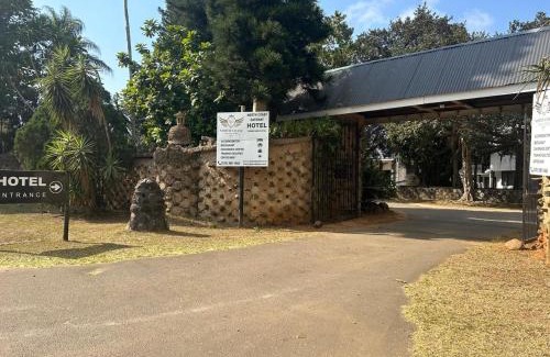 Kwambonambi Hotel | North Coast Gateway Hotel