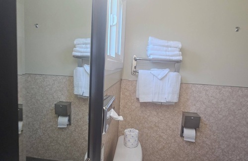 Crescent City Hotel | North Coast Inn