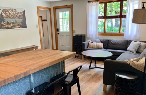 Sierra City House | North Fork Bungalow, In the woods. On the river. Beneath the Buttes.