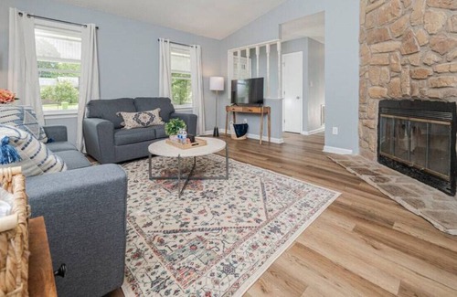 Northeast Raleigh House | North Raleigh 3 bedroom home, pet friendly