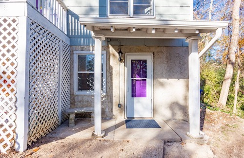 North Chattanooga House | North Shore 2 Bedroom Private Entrance