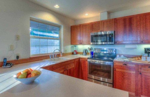 Eastsound Cottage | North Shore Retreat: Community Dock, Beach, Tennis, Pickleball Courts