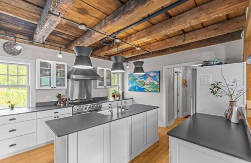 Moscow House | North Slope Haus - Modern 3BR, Hot Tub, Gym & Bar