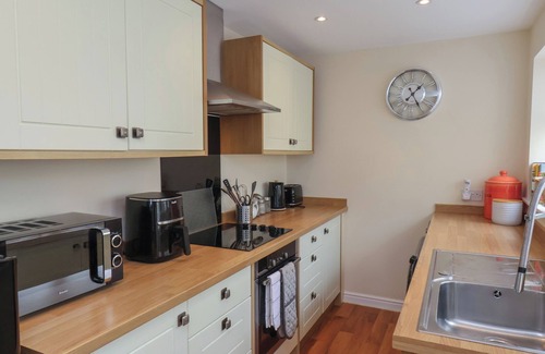 Loftus House | NORTH TERRACE, pet friendly, character holiday cottage in Loftus
