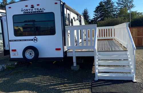 Crescent City House | "North Trail" the Glamping Trailer in The Cottages at Crescent City