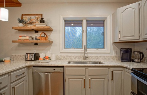 Snowshoe House | North West Ridge 112-1091 - Timber Wolf Lodge Ski Chalet Stunning 4 Br Sanctuary