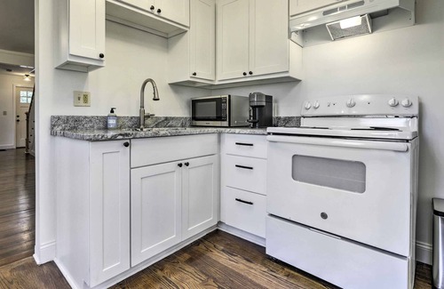 Northampton House | Northampton Townhome w/ Grill < 1 Mi to Dtwn