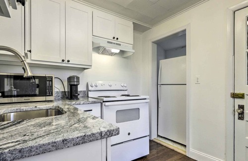Northampton House | Northampton Townhome w/ Grill < 1 Mi to Dtwn