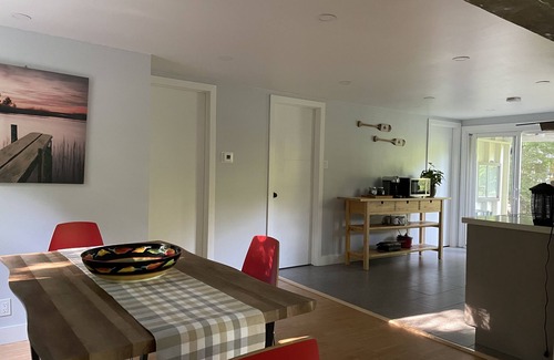 Bobcaygeon Cottage | Northern Cottage with Hot Tub, Trent Lakes