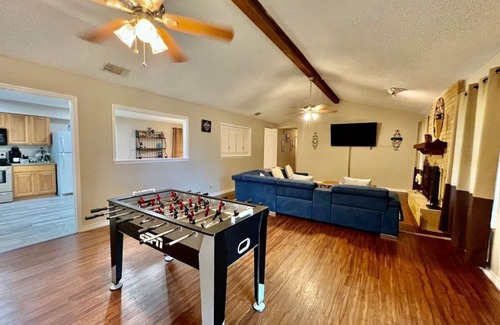 North San Antonio - SAT Cottage | Northern Hills 3BR Accessible Home Insurance & Relocation Housing Wi-Fi W/D