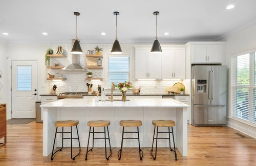 North Chattanooga House | Northshore Urban Hive - Spacious House with EV Charging