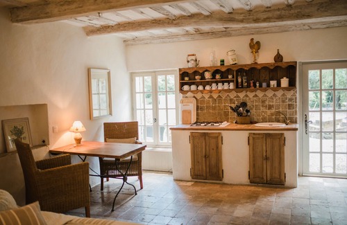 St.-Remy-de-Provence Apartment | Nostradamus, Mas Dagan romantic apartment for 4 people