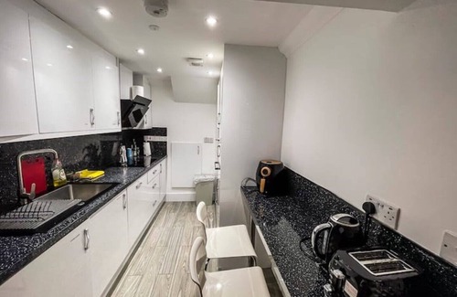 Brownswood Apartment | NOT ACTIVE!