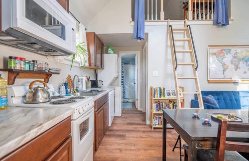 Richmond Cottage | Not-so-Tiny Home Near Scotts Addition w/Private Parking