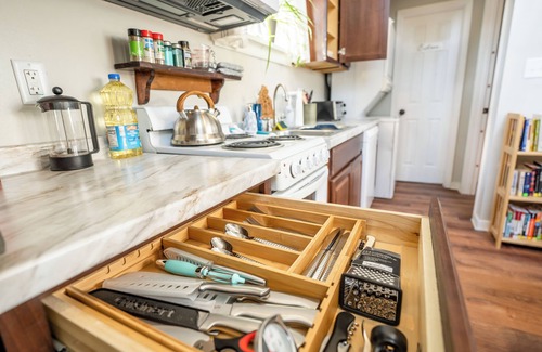 Richmond Cottage | Not-so-Tiny Home Near Scotts Addition w/Private Parking