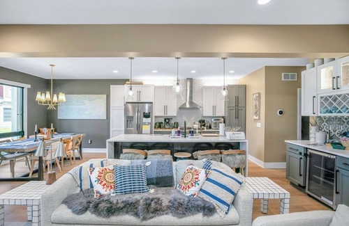 Northeast South Bend House | Notre Grande Dame - Spacious NEW 4-bedroom within walking distance to ND