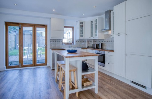 Mumbles House | Nottage Road - 3 Bedroom Holiday Home - Mumbles