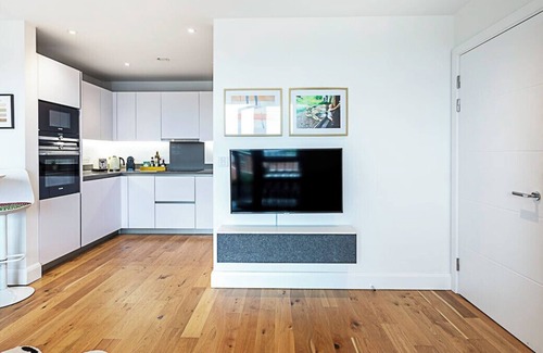 Dalgarno Apartment | Notting Hill Retreat