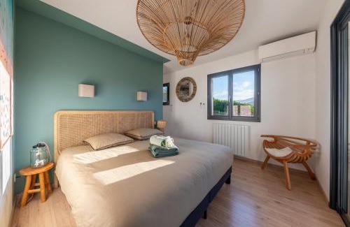 Molini Villa | NOUVEAUTÉ ! Magnifique villa de standing avec piscine, entre mer et montagnes, à 3 minutes des plus belles plages de la rive sud