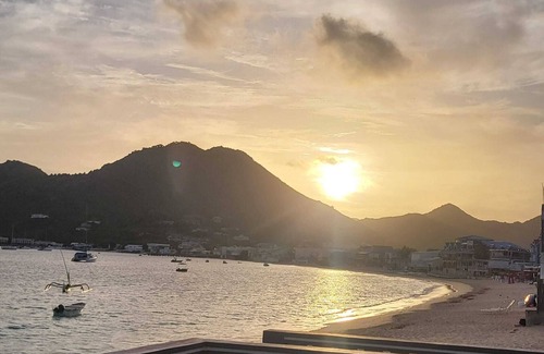 Grand Case House | Novels Villa is a family-friendly home with the Caribbean Sea as your backyard.