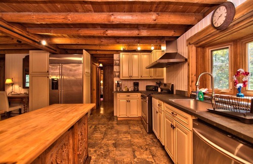 Jonas Cabin | NOVEMBER DEAL- FREE NIGHT WHEN BOOKING A WEEKEND - ASK FOR DETAILS!