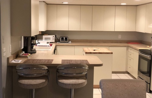 Vamo House | Now available! Spacious Private home, near beaches and all!