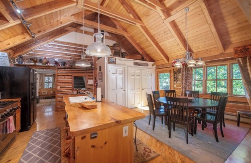 Crested Butte House | Now Dog Friendly! on Elk Avenue in Downtown. 1906 Log Home 'Yasnaya Polyana'
