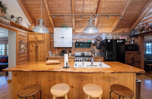 Crested Butte House | Now Dog Friendly! on Elk Avenue in Downtown. 1906 Log Home 'Yasnaya Polyana'