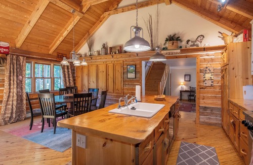 Crested Butte House | Now Dog Friendly! on Elk Avenue in Downtown. 1906 Log Home 'Yasnaya Polyana'