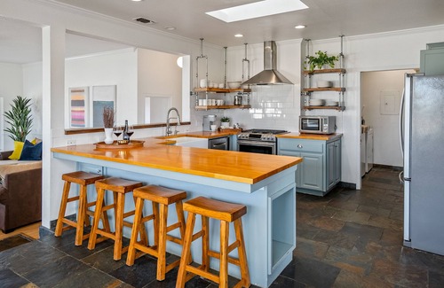 Templeton House | NOW ON VRBO! Private Vineyard & 6BR Mid-Century w/Game House. Great Location!